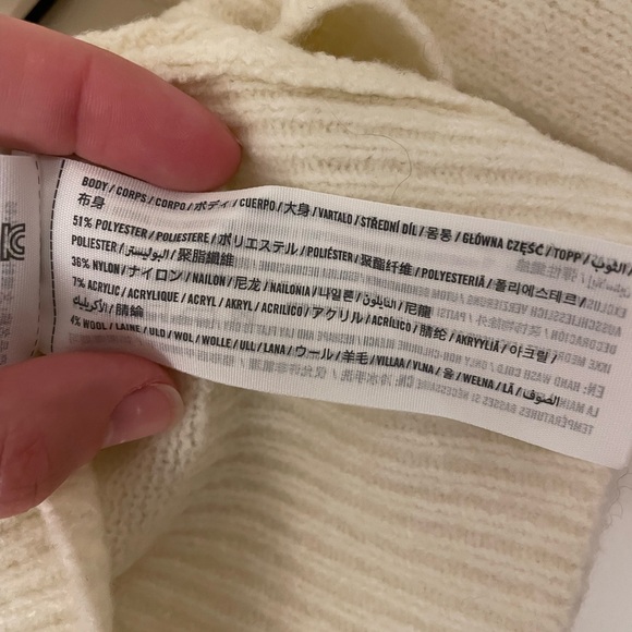 Abercrombie & Fitch Cream Sweater M - Picture 2 of 4